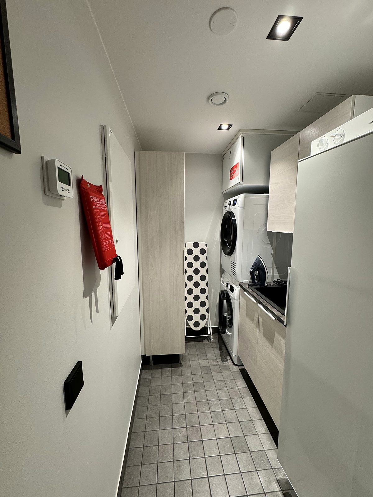 Washer, dryer and drying cabinet